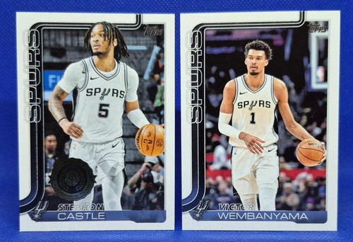 Juego (12) cartas del equipo base Topps Flagship San Antonio Spurs 2025-26 - Imagen 2 de 13