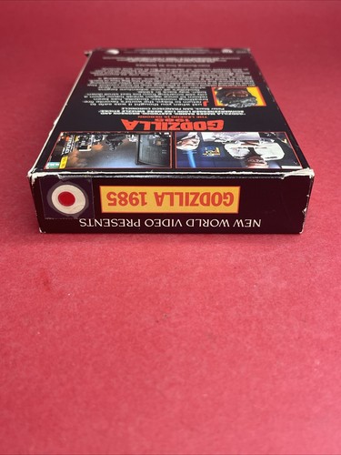 Godzilla 1985 The Legend Is Reborn VHS New World Video Raymond Burr - Foto 11 di 11