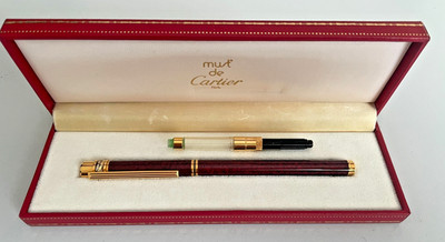 Le Must de Cartier Füllfederhalter, Schreibgerät, Burgunderroter Lack und Gold