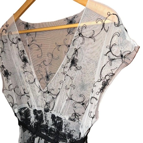 Karen Kane Sheer Blouse V Neck Black Tan Lace Medium - Picture 2 of 6