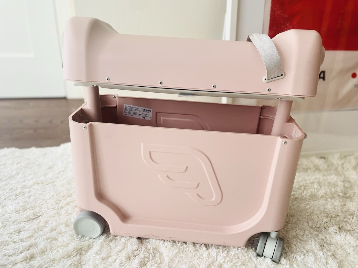 STOKKE JETKIDS RideBoxピンク Stokke - Jetkids Bedbox 2.0 Ride-on Suitcase, Pink Lemonade