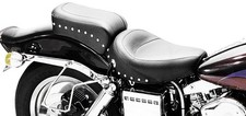 Mustang 75302 One-Piece Studded Seat