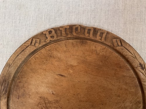 Primitive Antique Carved Wood Round Bread Cutting Board W/Wheat Accent 11” - Picture 2 of 22