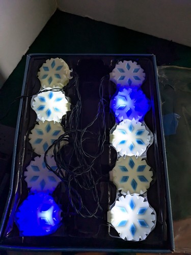 Holiday Living LED Blinking And Musical Snowflake Lights White 9.8 Ft Length - Picture 1 of 10