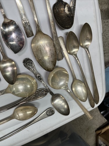 HUGE LOT Of 80 Mixed Vintage Silver Plate Silverware Flatware. Read Description - Picture 8 of 11