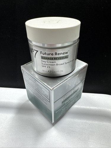 No7 Future Renew Damage Reversal Tagescreme LSF 25 Sonnencreme 1,69 Unzen Ablaufdatum 04/2026 - Bild 8 von 9