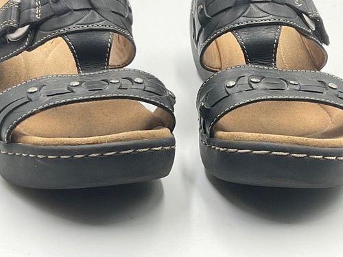 Clarks Collection Sandals Black Soft Cushion T-Strap Open Toe Studs Size 7M - Picture 6 of 7