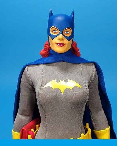 DC Direct 1:6 Scale Batgirl Classic 13 Inch Figure MINT IN PACKAGE - Picture 6 of 12