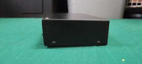 Startech Broadcaster UTP VGA Splitter 1VS22004 - Picture 3 of 9