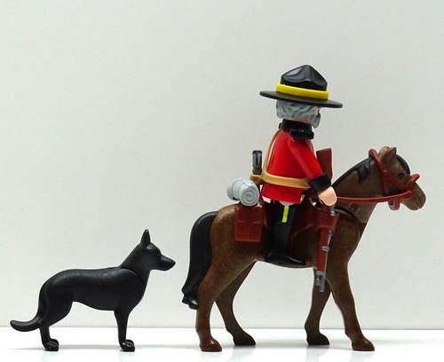 CANADIAN MOUNTY MOUNTED POLICE D Playmobil zu Pferd Kanada Karabiner Western RAR - Picture 5 of 10