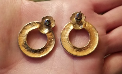 VIntage Emaille Goldpfosten Ohrringe Schön Pastell Flow Emaille auf Goldplatte EUC - Bild 2 von 6