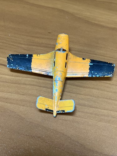 VINTAGE 1948 TOOTSIETOY BEECHCRAFT BONANZA SINGLE PROP - OPEN WINDOW - - Picture 4 of 8