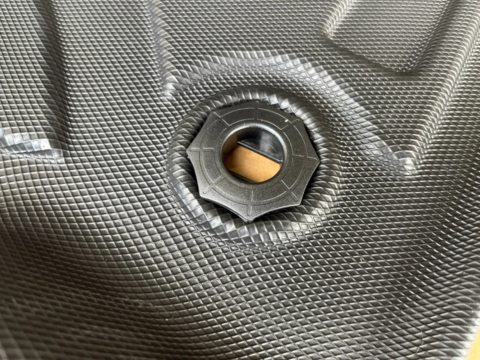 Juego completo de revestimientos de alfombrillas 3D para Toyota Hilux N80 Auto 2015-2025 TPE para todo clima Foto 3 de 4