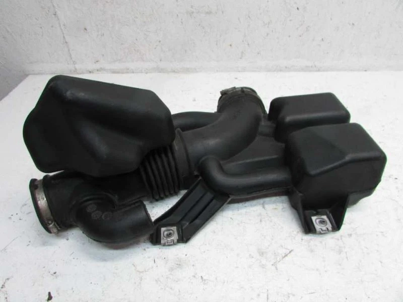 2007 Lincoln Navigator air cleaner filter housing box intake OEM - Image 2 of 4