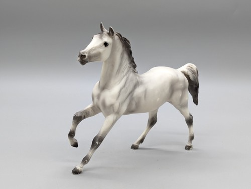 Breyer Molding Co Vintage Blanco Gris Alabastro Rampante Semental Caballo y Jinete - Imagen 4 de 21