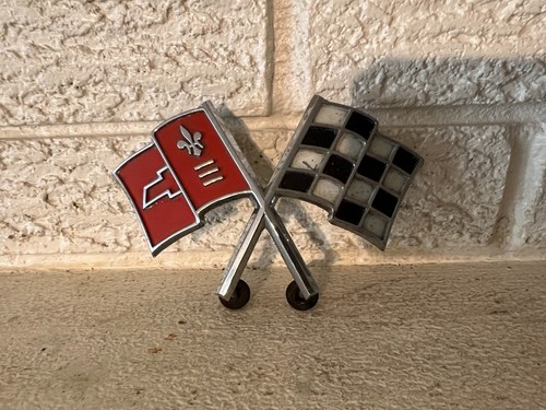 1965-67 CHEVROLET CORVETTE NOSE EMBLEM VETTE STINGRAY - Picture 1 of 5