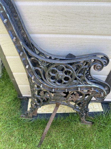 A PAIR OF CAST IRON BENCH ENDS - Picture 4 of 5