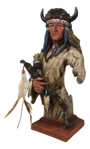 Figura busto jefe guerrero indio nativo con cuernos de búfalo y plumas - Imagen 3 de 9