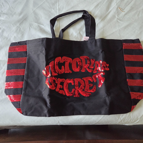 VICTORIA'S SECRET RED & BLACK  SEQUINS LARGE TOTE LIPS ZIPPER TRAVEL BAG NWT - Afbeelding 1 van 6