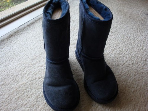 Ugg Boots Women, Sheep Skin, Size 5 US, Navy Blue, New Without Box, Immaculate - Picture 2 of 5