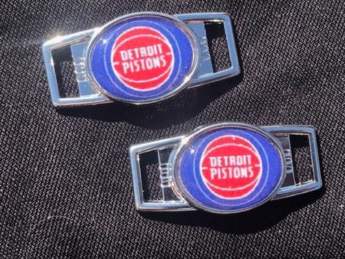 2 ~ Dijes de zapato ovalados o mini etiqueta de perro detroit Pistons NBA Paracord - Imagen 5 de 5
