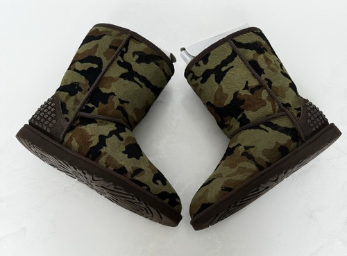 UGG ROWLAND CAMO CALF HAIR LEATHER SHEEPSKIN STUDDED BOOTS WOMEN SIZE 9 RARE ๐ฅ - Picture 19 of 22