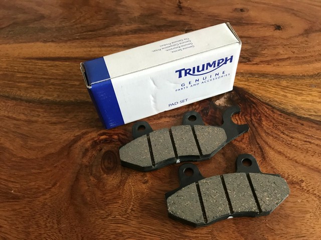 Triumph Trophy Tiger Daytona Sprint Trident GENUINE rear brake pads T2020072 8B9 Triumph Trophy Tiger Daytona Sprint Trident GENUINE rear brake pads T2020072 8B9