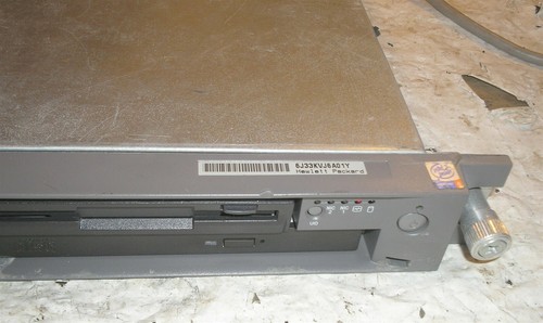 HP ProLiant DL320 - Imagen 4 de 9