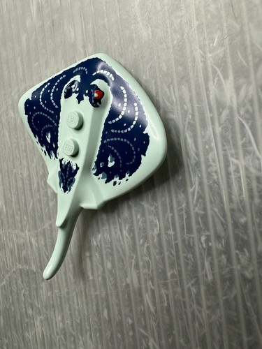 LEGO Manta Ray Stingray Aqua and Blue Metallic Sea Creature Ocean Minifigure - Picture 2 of 5
