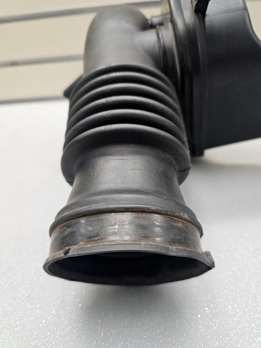 2002-2006 Nissan Altima Air Intake Cleaner Tube Pipe Trim