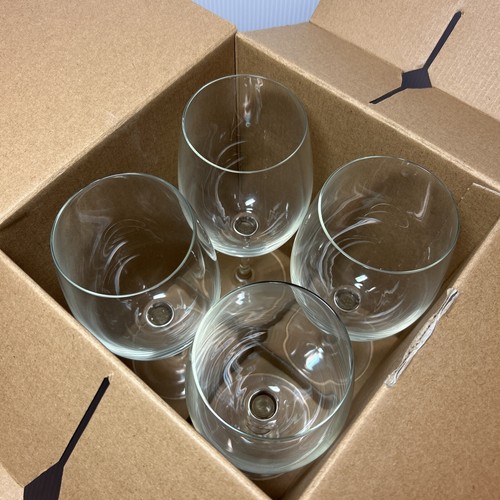 Set of 4 Threshold Stemmed Red Wine Glasses (19 fl oz / 580 ml, Clear) w/ Box - Picture 7 of 11