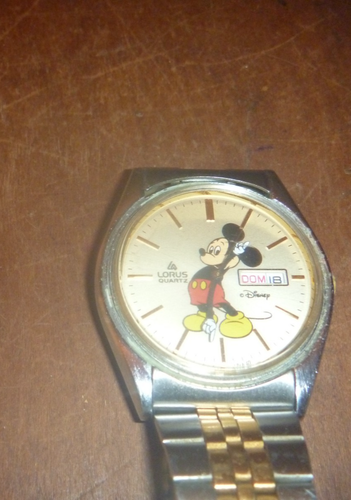 Vtg. Disney Mickey Mouse Lorus Quartz Watch Time/Date Untested - Picture 11 of 12