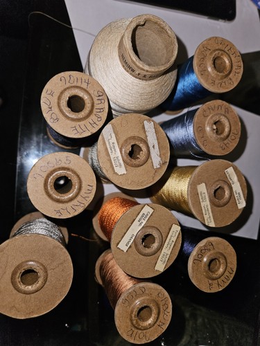 Lot 11 Vtg Large Spools Rayon Machine Embroidery Thread  - Picture 2 of 4