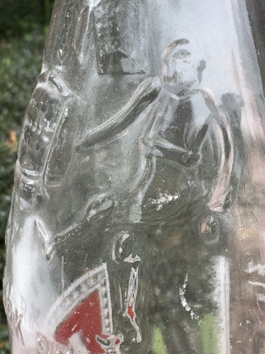Vintage KIK COLA Bottle w/ Embossed Soccer Character 28oz - Picture 7 of 7