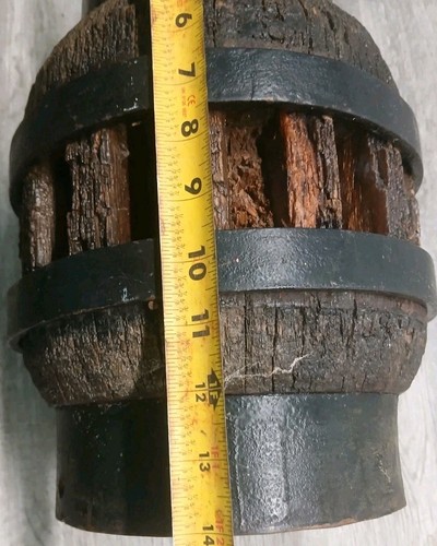 RARE ANTIQUE WAGON WHEEL HUB, ACCEPTS SPOKES & AXLE, WILL WORK OR USE AS DECOR - Picture 2 of 6