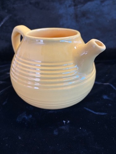 Vintage Bauer California pottery yellow Ring pattern pitcher or small jug - Picture 5 of 9