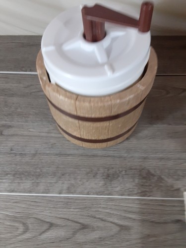 Eagle Instant Manual Hand Crank Ice Cream Maker - Picture 2 of 7