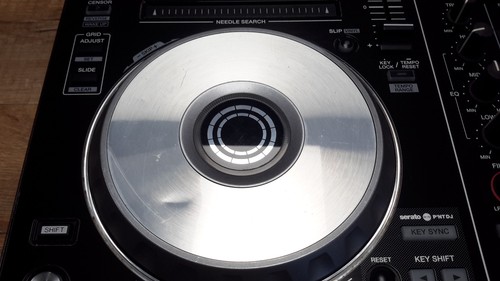 Pioneer DDJ-SR2 2-Channel Serato DJ Controller - Picture 4 of 7