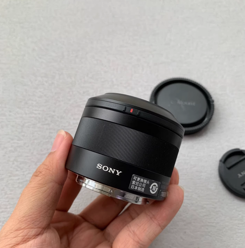 Sony Sonnar FE 35mm f/2.8 ZA Wide Angle Lens SEL35F28Z Full frame Zeiss - Picture 5 of 9