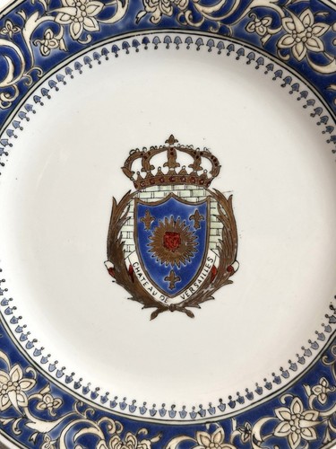 Vintage Porcelain Plate Crest of the Château de Versailles Textured Plate Gift - Imagen 6 de 6