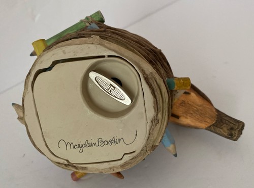 VTG Marjolein Bastin Hallmark 1990’s Robin Feeding Babies Pencil Nest Music Box - Picture 8 of 9