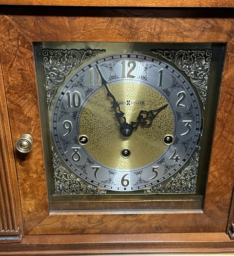 Howard Miller "Tompion" 612-436 Orologio a Mantello 8 Giorni Carica a Chiave Triplo Carillon - Foto 2 di 15