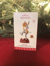 Hallmark Keepsake THIS IS IT Bugs Bunny Looney Tunes Magic Sound, 2017 Ornament
