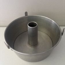 Round MIRRO 5394M Angel Food 10" Cake Pan 2 Piece Aluminum Made in USA