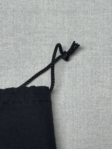 Giorgio Armani Sacchetto antipolvere con coulisse in tessuto nero 13x12" - Foto 3 di 6