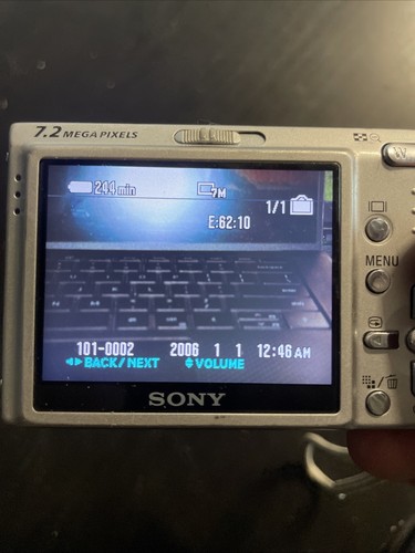 Sony Cyber-Shot DSC-T10 Camera - 7.2MP / 3x Opt Zoom / Silver Read - Picture 5 of 11
