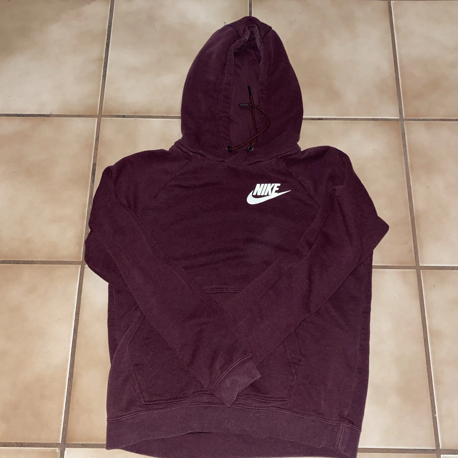 Nike Sportswear Club Men's Pullover Hoodie - Burgundy - Sz Small - Used