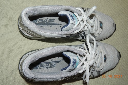 RARE WOMEN'S NEW BALANCE 650 (WR650WB) RUNNING ATHLETIC SHOES SIZE 9 B EXCELLENT - Picture 8 of 11