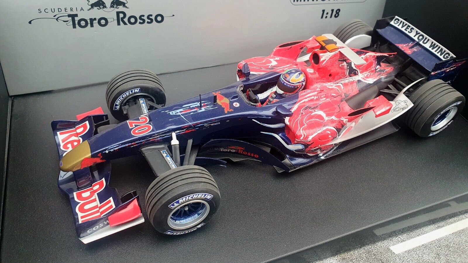 Foto 1 di 5