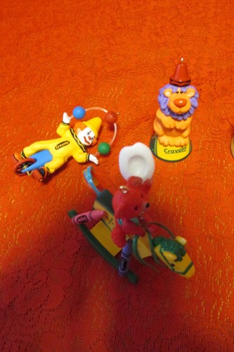 Lot of 9 Crayola Crayons Hallmark Keepsake Christmas Ornaments 80s 90s 2000s - Picture 6 of 6